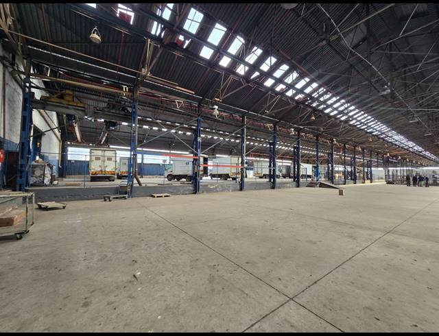 14,150M² FACTORY TO LET IN TUNNEY